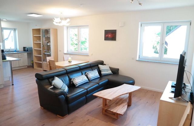 Beautiful new apartment in quiet location, bus/train nearby