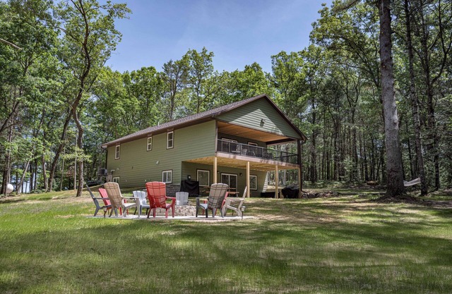 Beautiful, new construction 4 bd, 2.5 bath home just minutes from downtown Dells