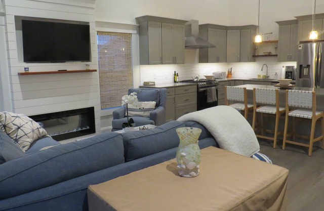 Beautiful New Condo with Private Heated Plunge Pool