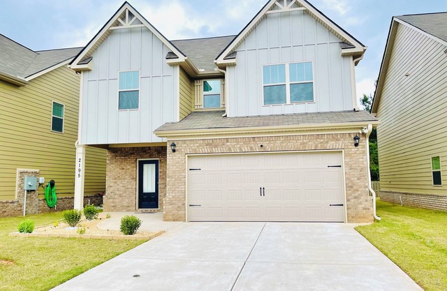 Beautiful New Cozy Home in a Gated Community