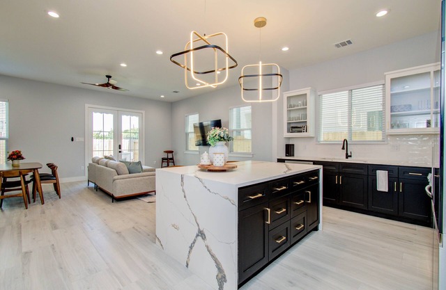 Beautiful New house! Great location min to Hermann park, Museums and Med Cent.