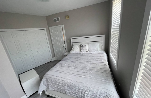 Beautiful Newly refurbished Apartment in Cleveland, Fully Furnished