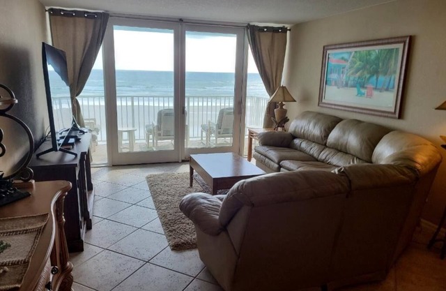 Beautiful Oceanfront 1Bd/2Bth with Spectacular Views