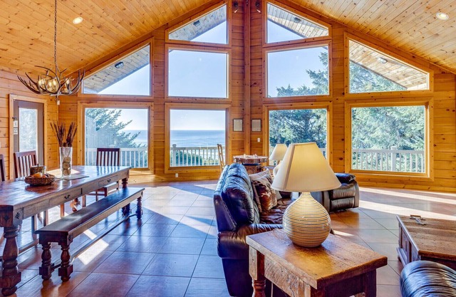 Beautiful Ocean Views, Private Forest Setting, Dog Friendly!