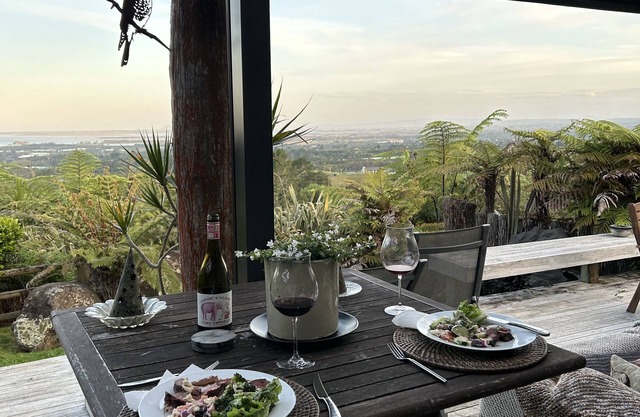 Beautiful Ocean Views, Waihi Beach to Mt Maunganui, Private Rustic country home