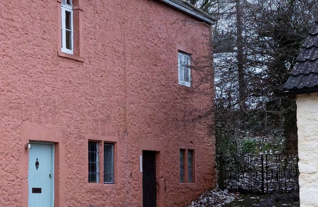 Beautiful old cottage sleeps 6 near Bath