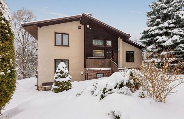 Beautiful private villa for 8 people with WIFI, TV, terrace, pets allowed and panoramic view