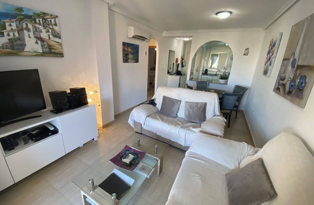 Beautiful Penthouse apartment, Sea View, WiFi, Sky & Smart TV, Pool, Air/C, BBQ,