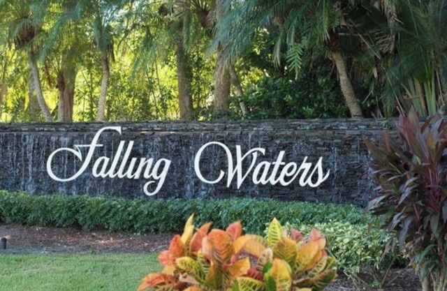 Beautiful Pet Friendly Condo-close to everything! Prof. cleaned and sanitized.