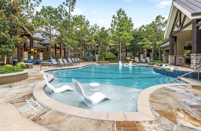 Beautiful Pool View 1 bedroom/1 bath condo in The