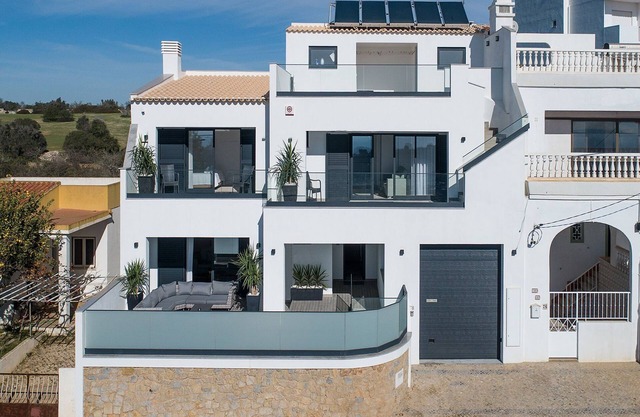 Beautiful Portugese Villa | 6 Bedroooms | Villa Albufeira Grande | Private Pool.