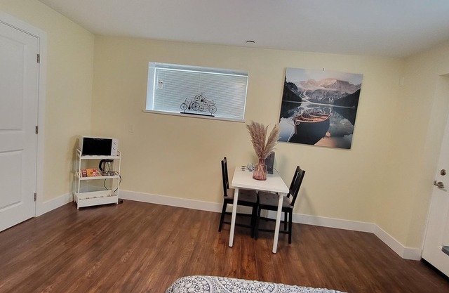 Beautiful private entrance room in heart of Port Coquitlam!