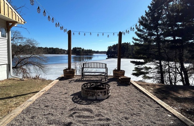 Beautiful private cottage with amazing views of Tainter Lake in Menomonie