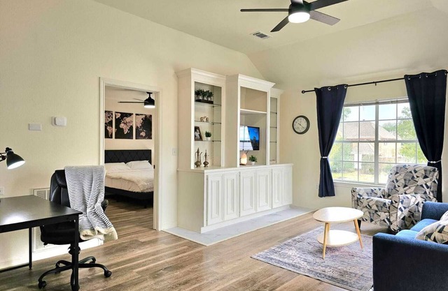 Beautiful, Private Guesthouse Apartment in a Very Safe Area