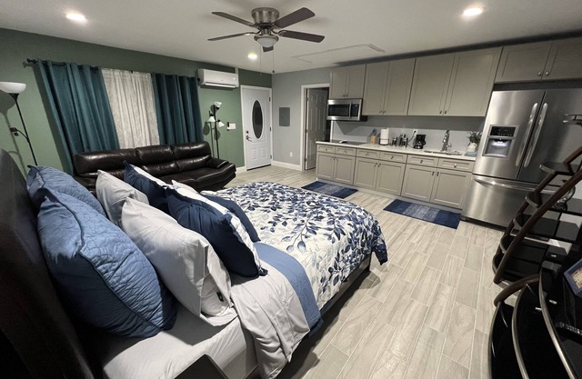 Beautiful private modern room with kitchen and bathroom.