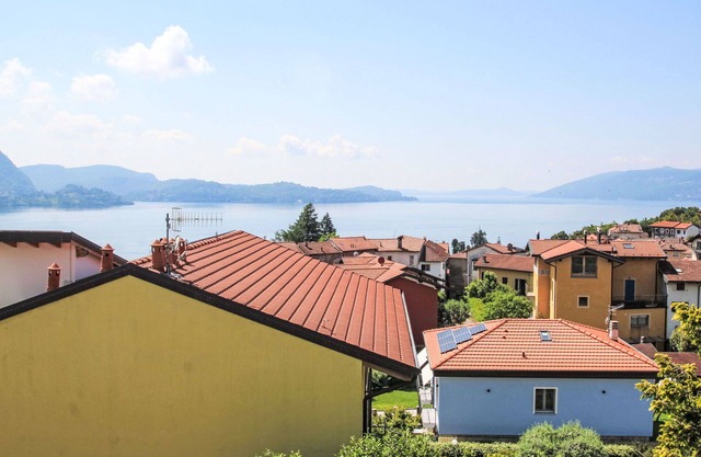 Beautiful private villa for 11 guests with WIFI, TV, balcony and pets allowed