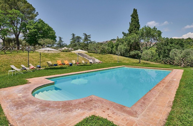 Beautiful private villa with WIFI, private pool, A/C, TV, patio and panoramic view, close to Per.