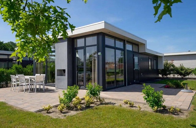 Beautiful private villa for 6 guests with WIFI, TV, terrace and parking
