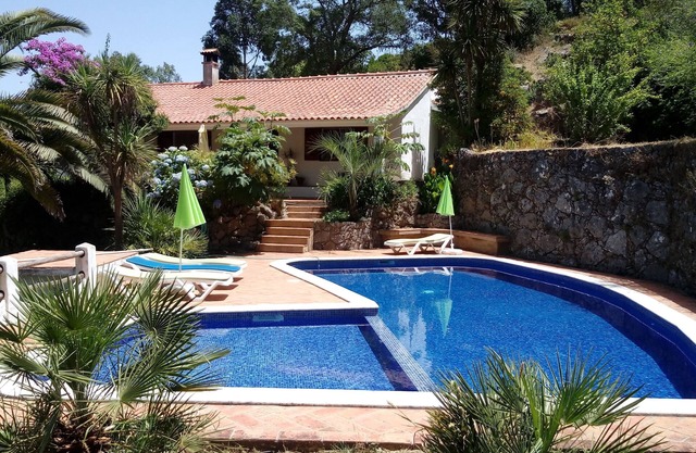 Beautiful, quietly situated vacation home with large, heated swimming pool