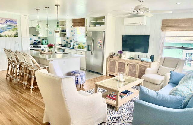 Beautiful, Quintessential Laguna Beach Cottage