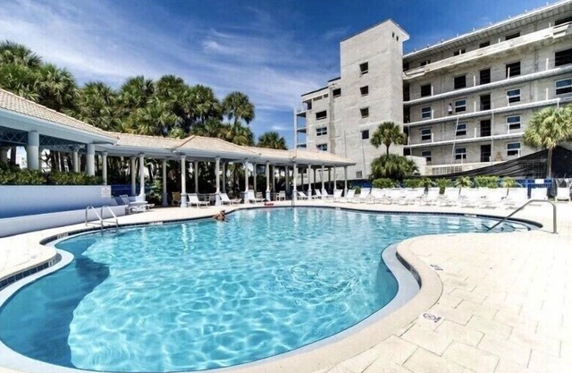 Beautiful & Relaxing Condo at Oceanwalk Condominium