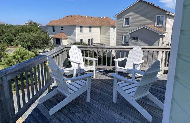 Beautiful remodeled home! Close to the beach!