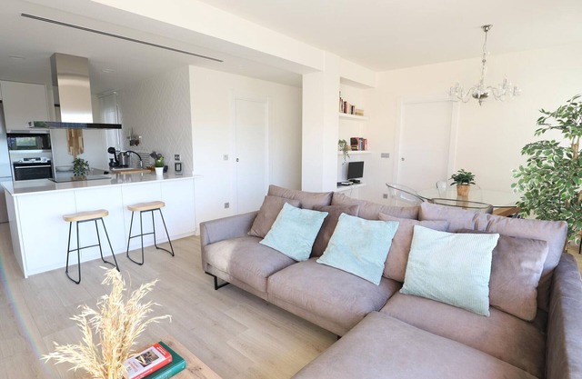 Beautiful renovated apartment in Puerto de Sagunto, 3 bedrooms, air conditioning, near beach