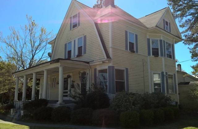Beautiful Renovated Historic Home In Kinston Historic District.