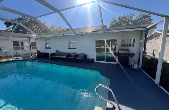 Beautiful Renovated house with 3 bedrooms 2 bathrooms and a big pool all covered