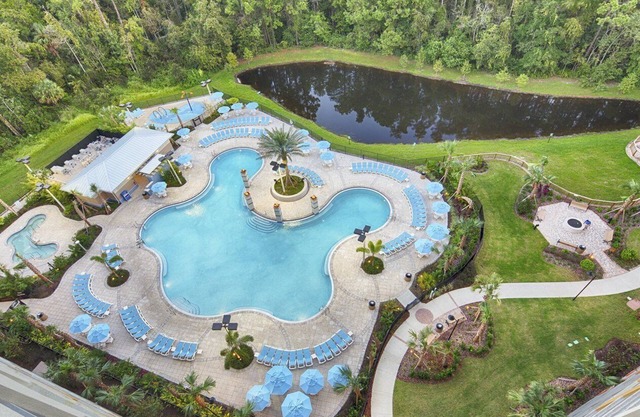 Beautiful Resort Condo near Disney/Universal Studios