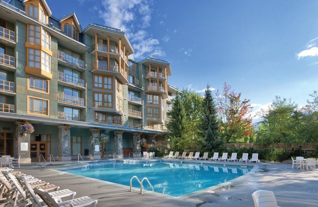 Beautiful resort in the heart of it all!