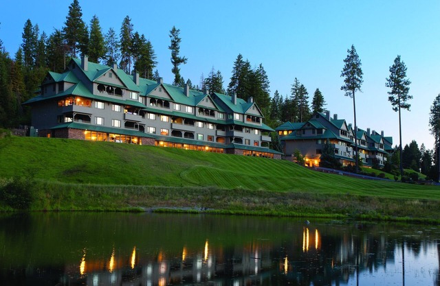 Beautiful resort in the heart of it all!