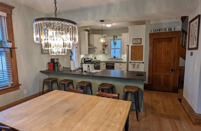 Beautiful restored home in historic Old Oaks! Close to downtown!