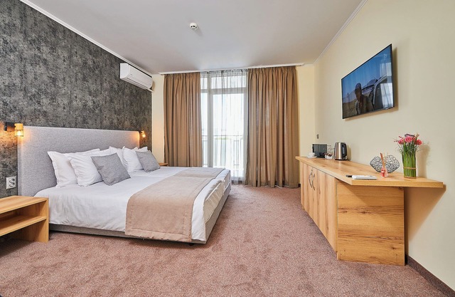Beautiful room close to the sea and city center