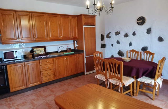 Beautiful rural house in the town of Los Llanillos with divine views
