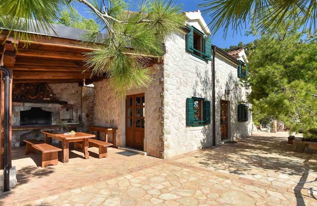 Beautiful rustic stone villa on the island of Hvar