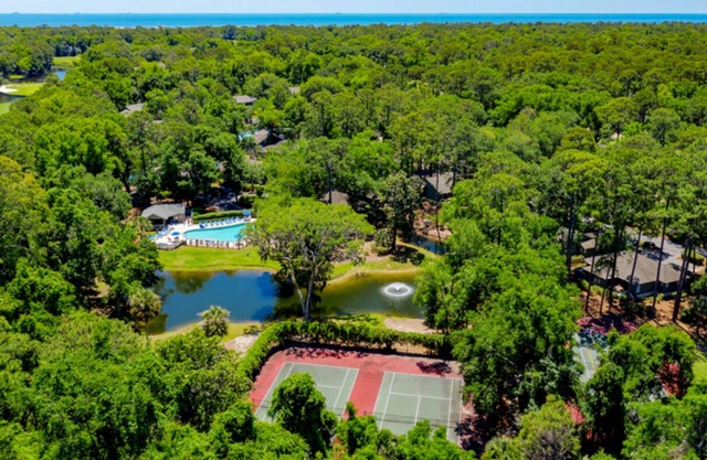 Beautiful scenic property that backs up to the Galleon Golf Course in Shipyard