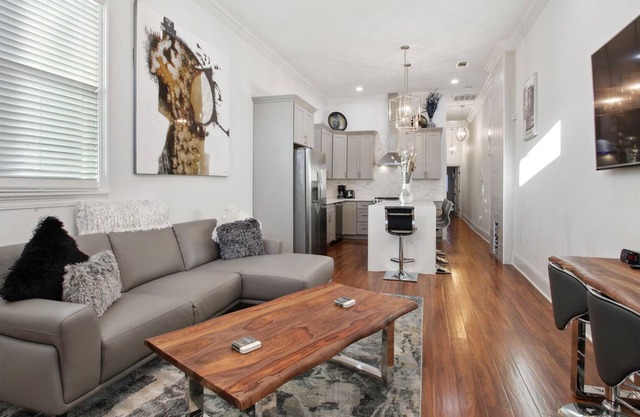 Beautiful Shotgun 2 Bed 1 Bath