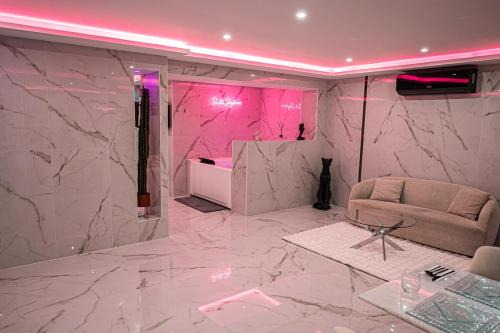 Beautiful Skyline Suite 30 minutes from Paris!