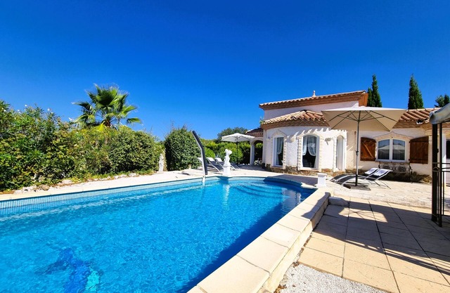 Beautiful southern villa with private pool