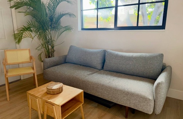 Beautiful space, close to everywhere, pet-friendly