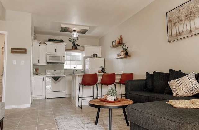 Beautiful Spacious Condo Walking Distance to Casino