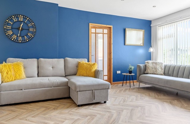 Beautiful & Spacious Home | Free Driveway Parking