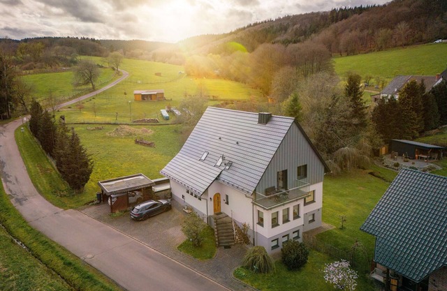 Beautiful, spacious holiday apartment in Neroth