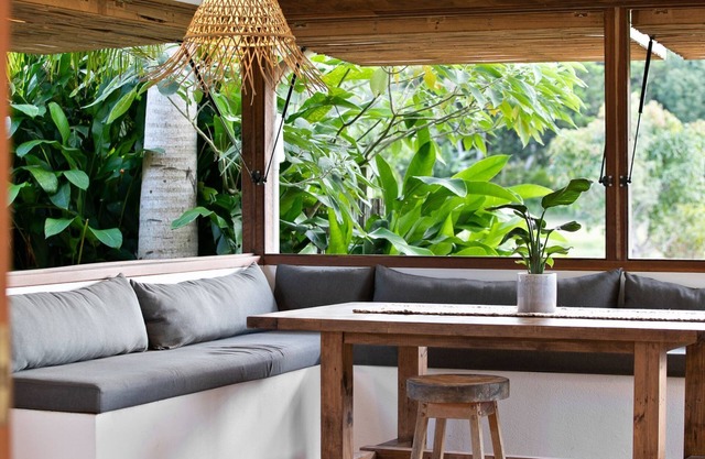Beautiful spacious pet friendly home close to Byron Bay on acreage