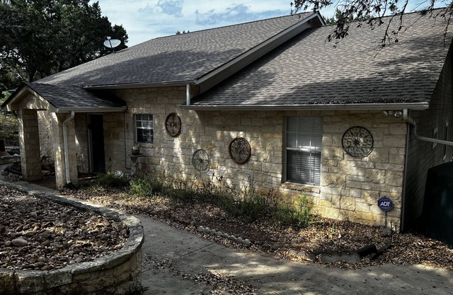 Beautiful, spacious, home with view of Canyon Lake with boat ramp access