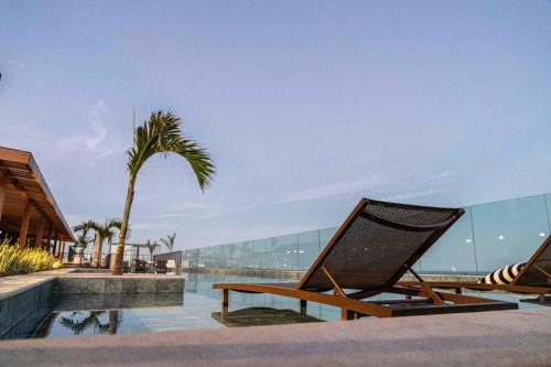 Beautiful Studio Apartment with City & Beach View