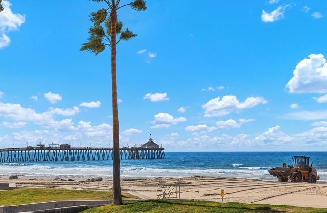 Beautiful Sunny 3 Bedroom Ground Floor with Southwest View of the Ocean