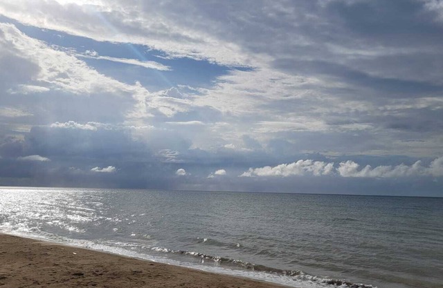 Beautiful sunsets & steps from the beach! Comfortable apartment, great location!