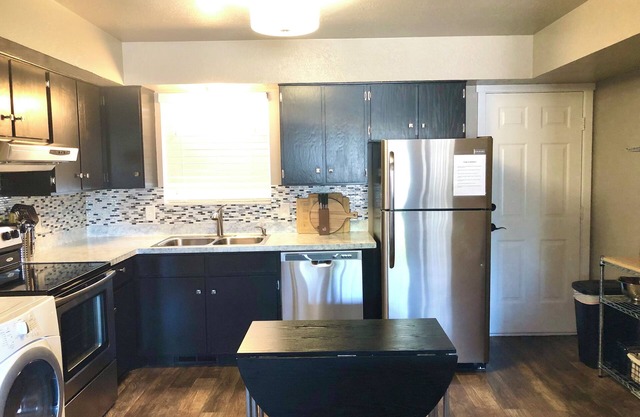 Beautiful townhome centrally Located Between Ogden and Salt Lake City!